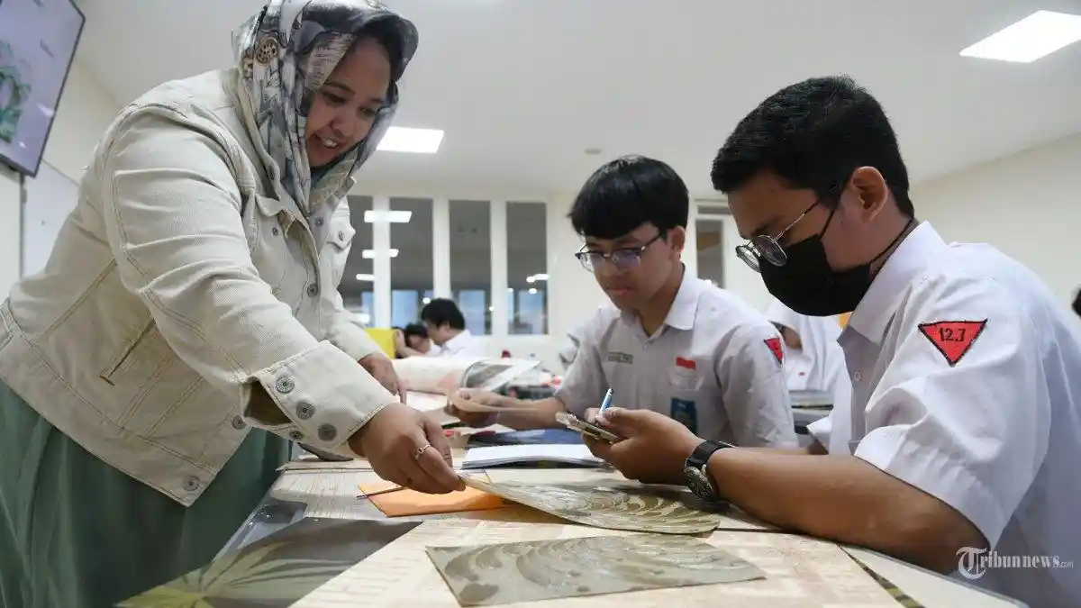 Soal dan Kunci Jawaban Bahasa Indonesia Kelas 8 SMP Halaman 158-159